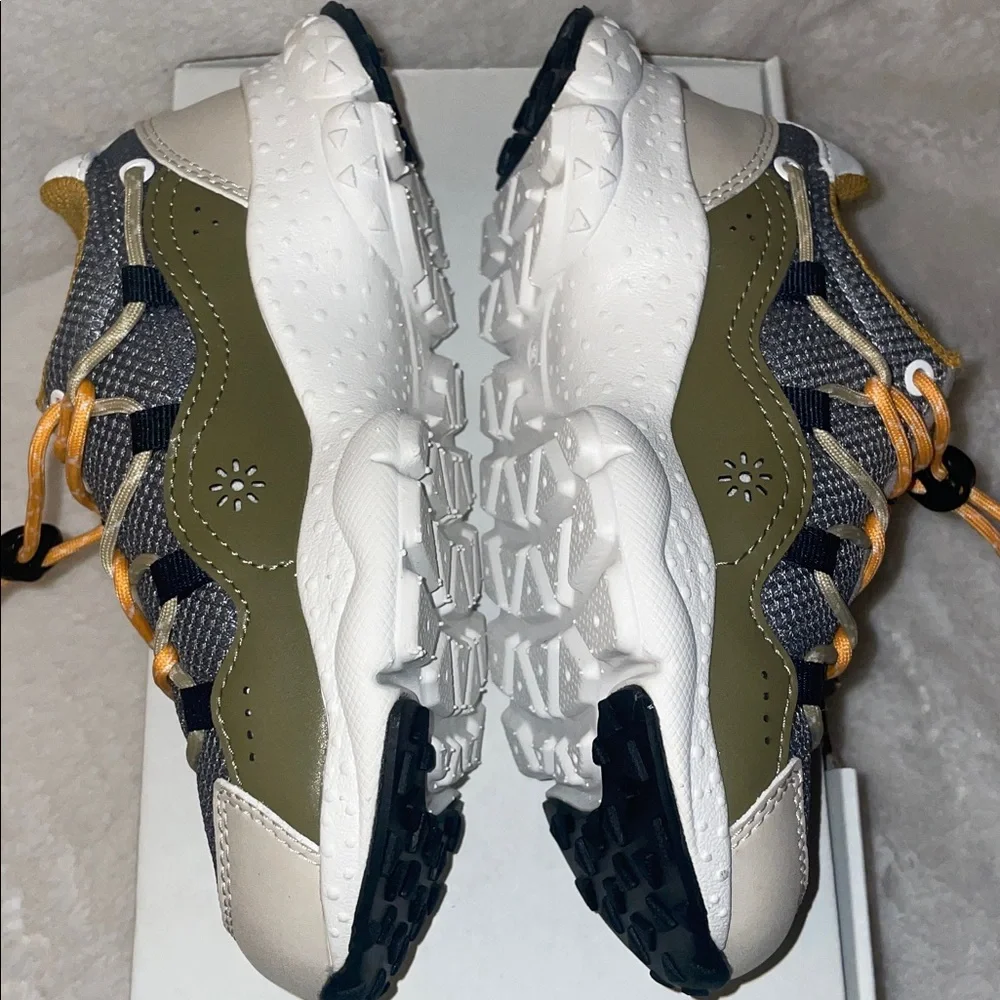 NWT Flower Mountain Raikiri Junior Sneaker in Beige-Taupe-Orange - Picture 11 of 13